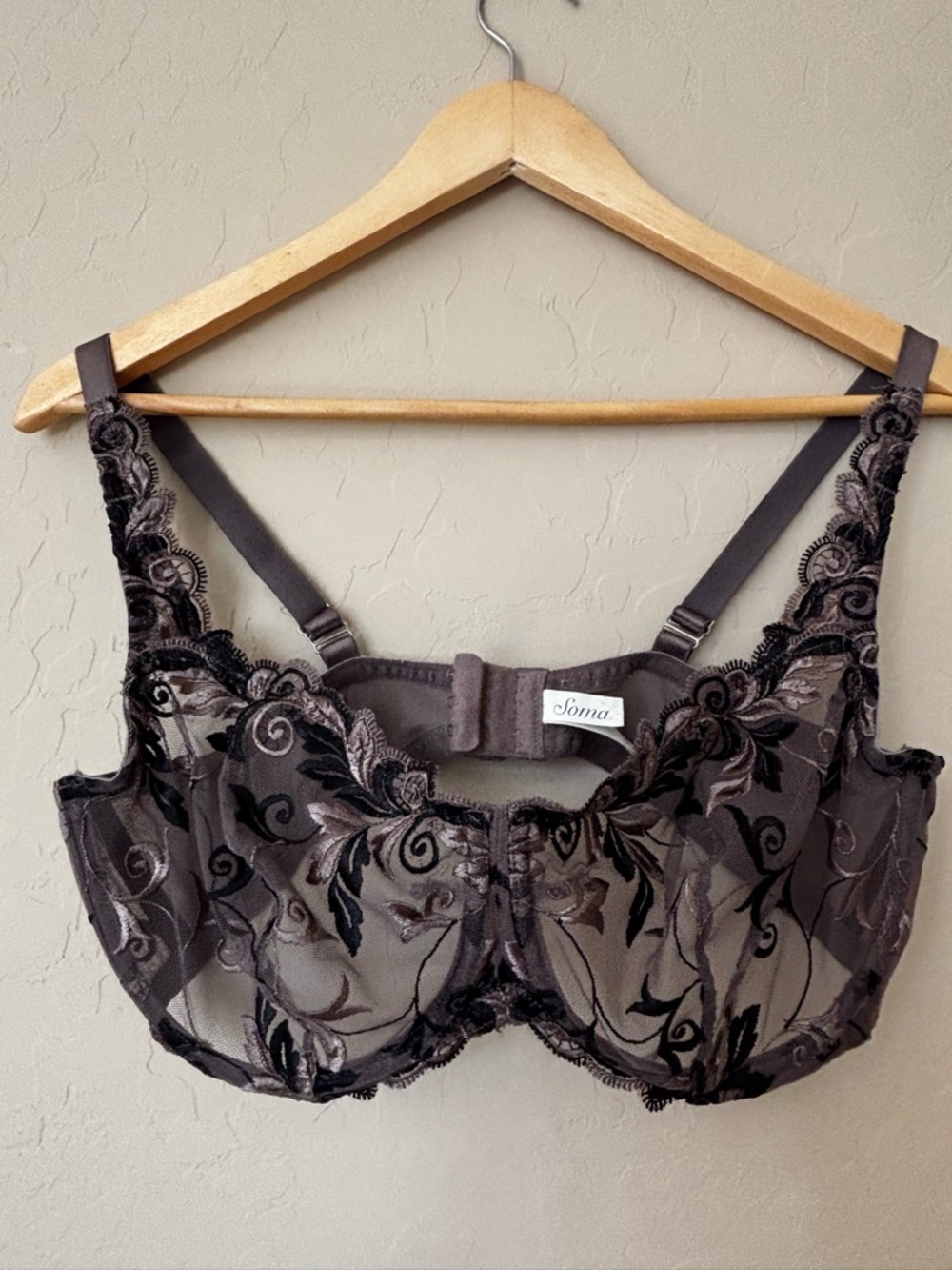 Soma Embroidered Lace Underwire Bra in Taupe and Black